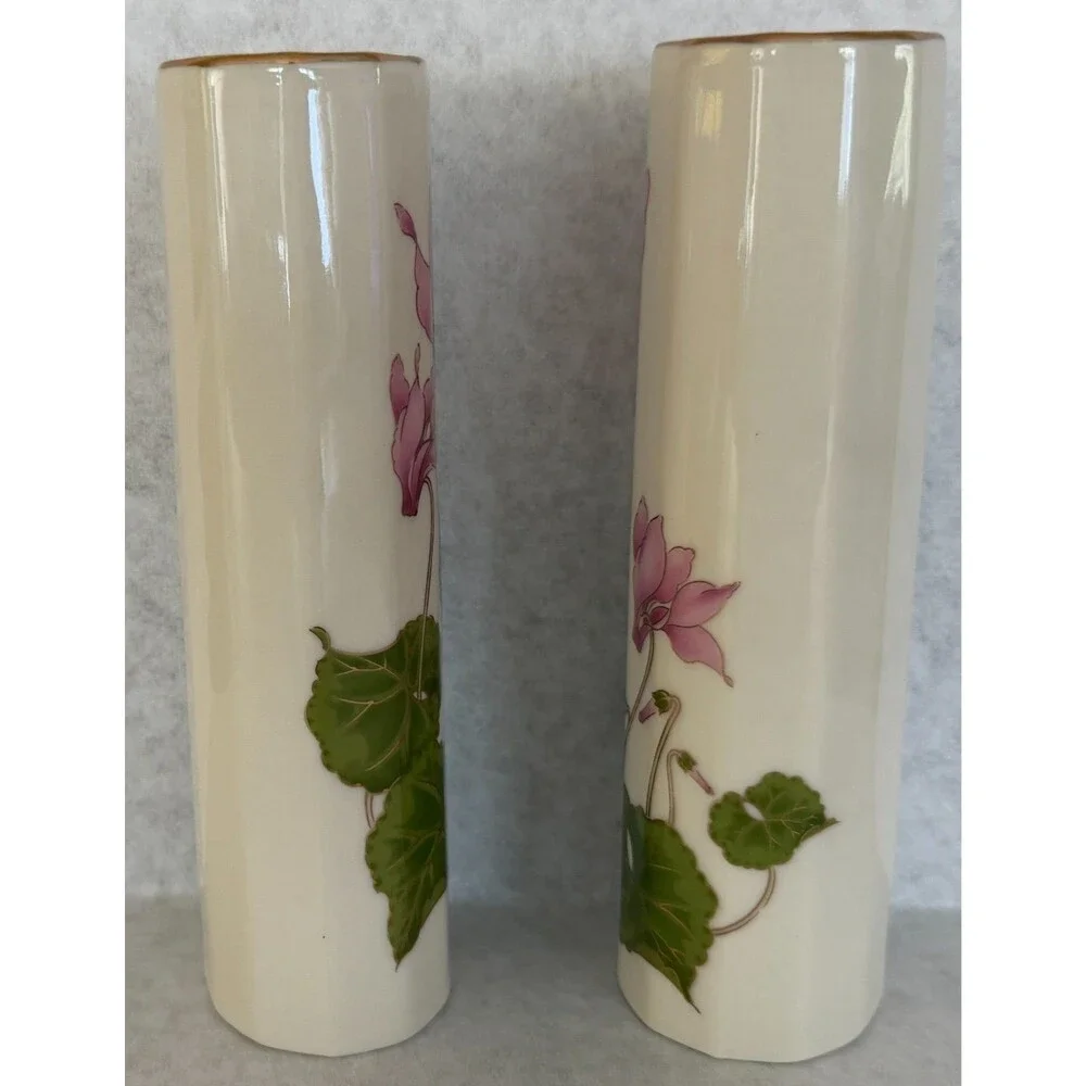 Set of 2 Otagiri Vases in Cyclamen Pattern